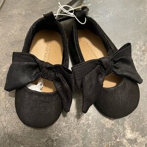 Old Navy Kids Black Bow Dress Shoes